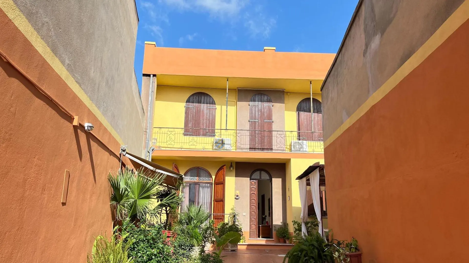 A Casa Di Sabrina Hotel Monserrato Italy